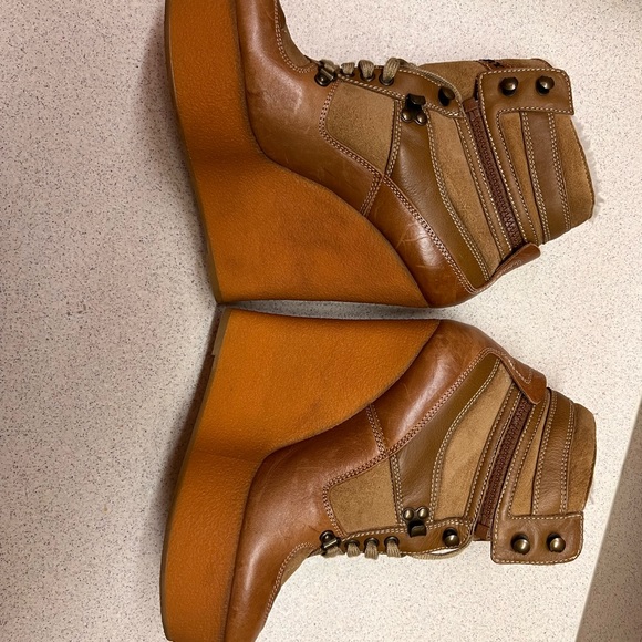 Burberry Wedge Boot - Picture 5 of 14